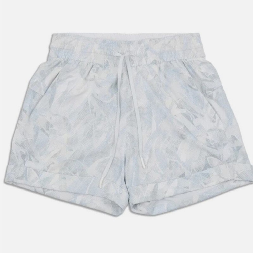 Lululemon Spring Break Away High Waisted Cuffed Short 3" Jasmine‎ White Multi 8